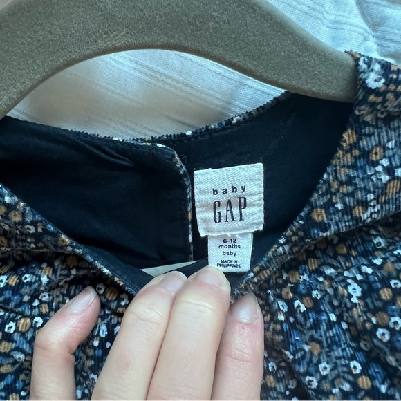 Baby Gap corded velvet floral ruffle dress size 6-12 month - Picture 4 of 4